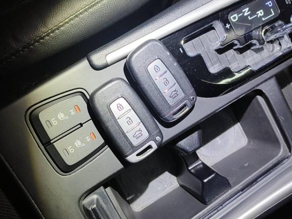 [上海·沪L] 二手现代索纳塔2011款 2.0L 自动至尊版