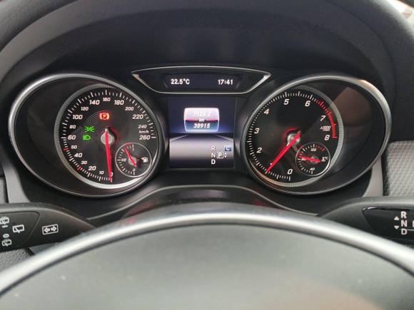 [上海·沪A] 二手奔驰奔驰GLA2019款 GLA 200 时尚型