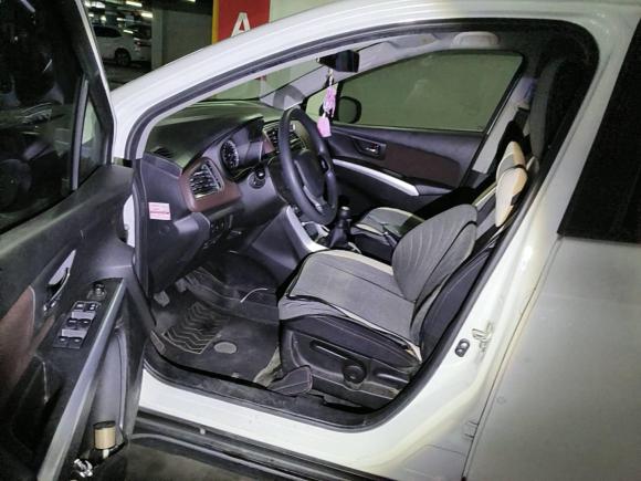 [无锡·苏B] 二手铃木骁途2017款 1.6L 手动两驱都市时尚型