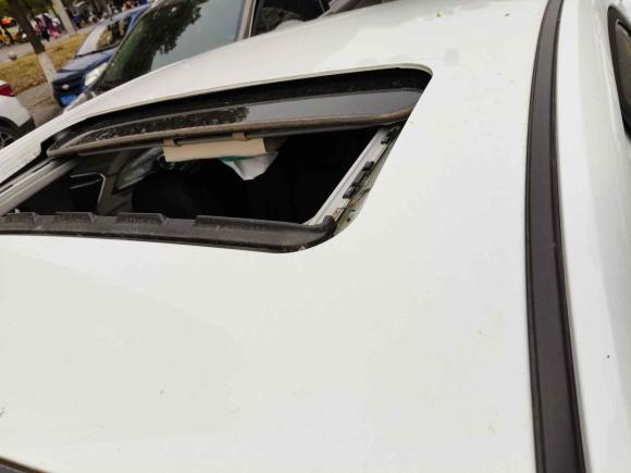 [成都·川J] 二手荣威荣威3602018款 PLUS 1.5L 自动尊享版