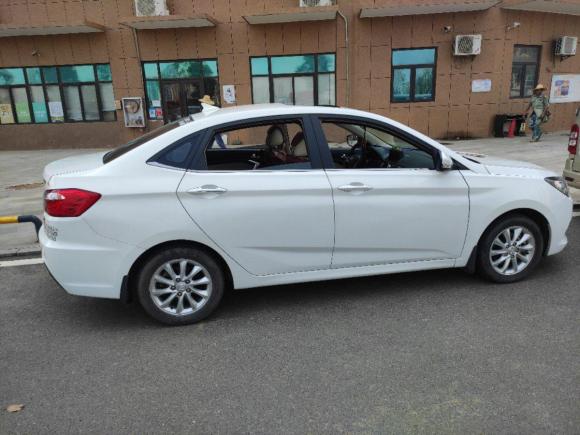 [武汉·鄂A] 二手长安悦翔V72016款 1.6L 手动乐享型 国V