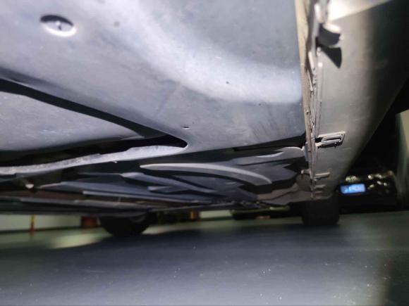 [深圳·粤B] 二手雪铁龙雪铁龙C52012款 2.0L 自动尊享型