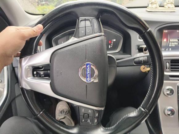 [金华·浙G] 二手沃尔沃沃尔沃S602015款 S60L 2.0T 智远版