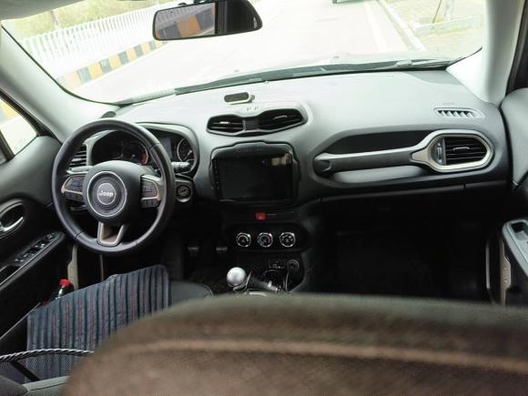 [佛山·粤H] 二手Jeep自由侠2017款 180T 手动动能版