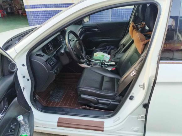 [佛山·粤X] 二手本田雅阁2016款 2.0L 精英版