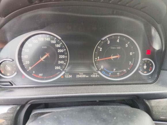 [济南·鲁A] 二手宝马宝马5系2014款 525Li 豪华设计套装