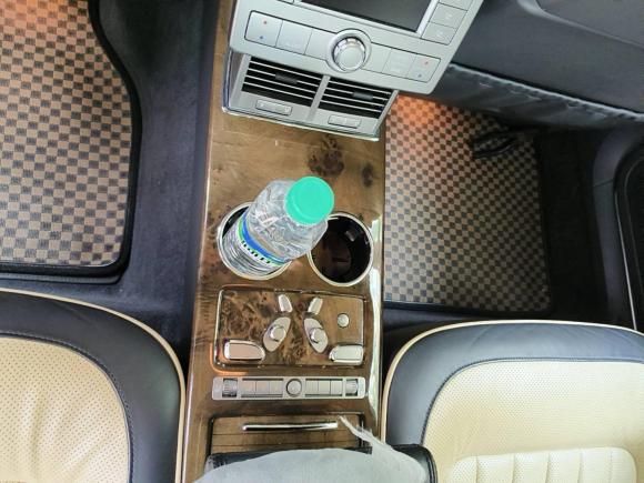 [深圳·粤B] 二手大众辉腾2011款 3.6L V6 4座加长Individual版