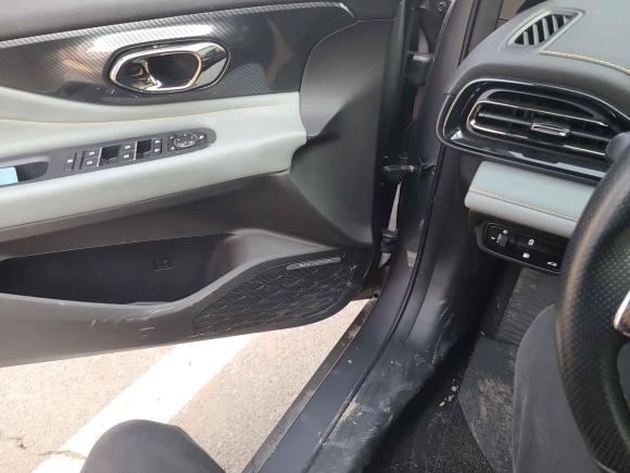 [青岛·鲁B] 二手广汽传祺影豹2021款 270T DCT J16版