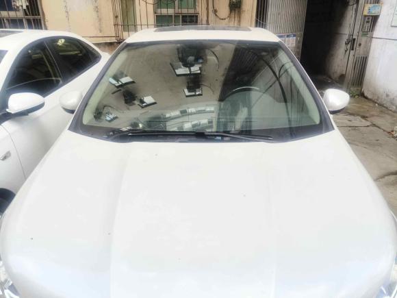 [南昌·贵A] 二手雪铁龙雪铁龙C4L2015款 1.8L 自动尊贵版