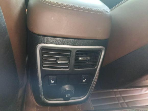 [深圳·粤B] 二手克莱斯勒克莱斯勒300C2014款 3.0L 卓越版