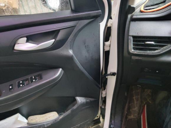 [西安·陕A] 二手五菱汽车五菱宏光S32018款 1.5L 手动标准型 国V