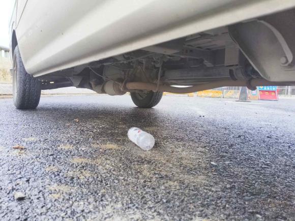 [苏州·苏E] 二手金龙金威2016款 2.0L实用超值版4G20