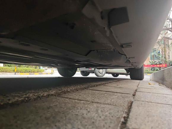 [广州·粤A] 二手雪铁龙雪铁龙C52012款 2.3L 自动尊贵型