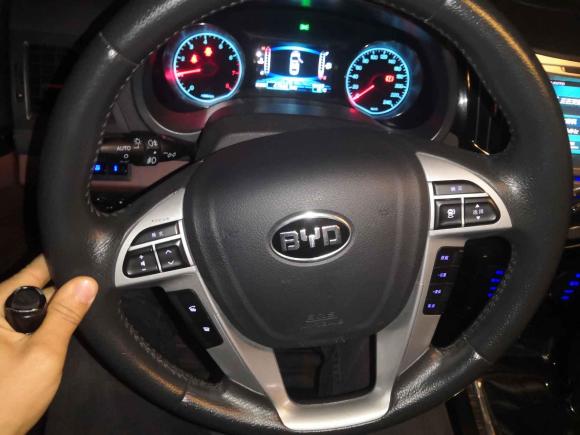 [成都·川A] 二手比亚迪速锐2015款 1.5L 手动豪华型