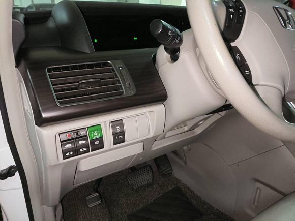 [无锡·苏B] 二手本田艾力绅2015款 2.4L VTi-S尊贵版