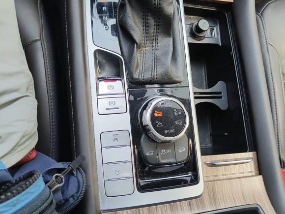 [上海·沪E] 二手荣威荣威RX82018款 30T 智联网四驱旗舰版