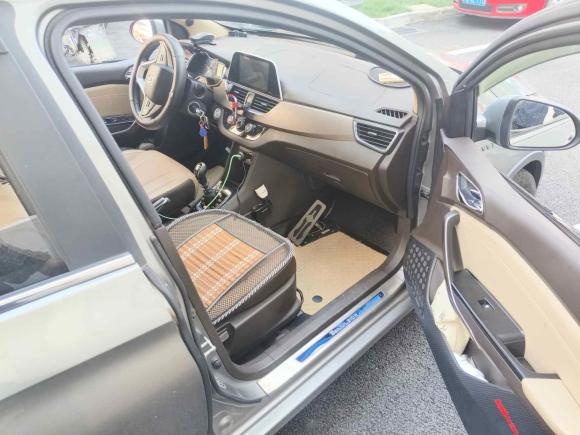 [上海·沪C] 二手宝骏宝骏310W2017款 1.5L 手动时尚型 国V