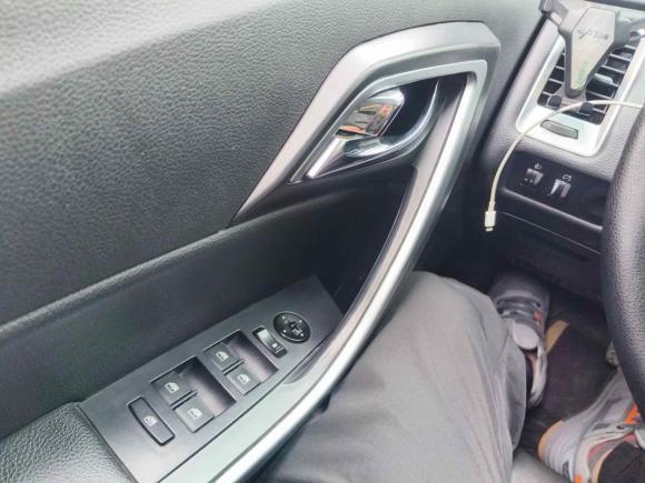 [成都·川F] 二手江铃驭胜S3502014款 2.4T 自动两驱柴油豪华天窗版5座