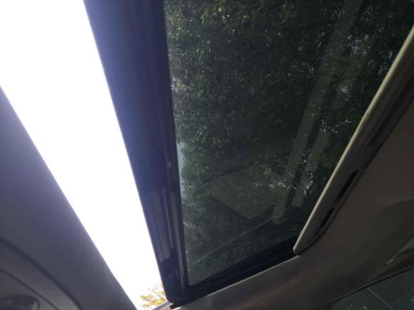 [上海·沪A] 二手别克林荫大道2010款 3.0 豪华版