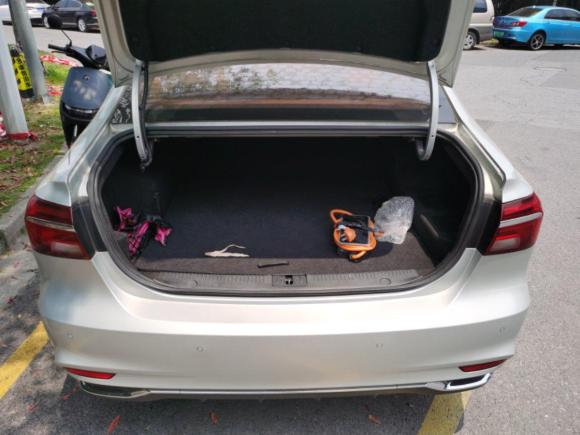 [上海·沪A] 二手荣威荣威i6新能源2017款 45T 混动互联智享版