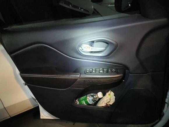 [青岛·鲁B] 二手Jeep自由光2016款 2.4L 专业智能版