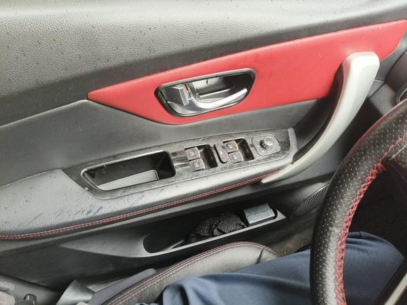 [无锡·苏B] 二手哈弗哈弗H12015款 1.5L AMT豪华型