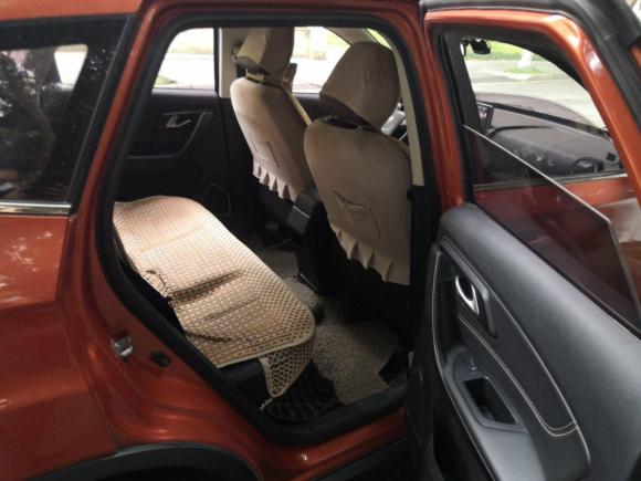 [成都·川A] 二手奔腾奔腾X402017款 1.6L 手动豪华型