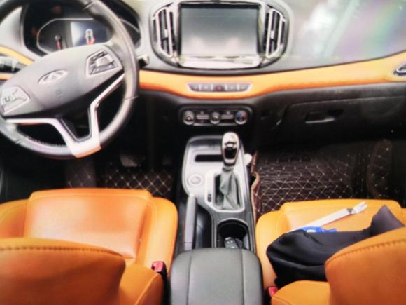 [上海·鄂H] 二手奇瑞瑞虎72016款 2.0L CVT耀目版