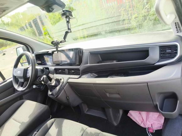 [上海·沪F] 二手福特全顺2023款 2.0T柴油手动厢式货车中轴低顶3座