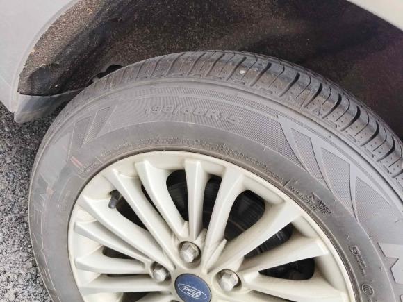 [无锡·苏B] 二手福特福睿斯2015款 1.5L 手动舒适型