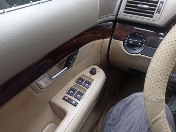 [南京·苏A] 二手奥迪奥迪A42005款 2.4L 运动型