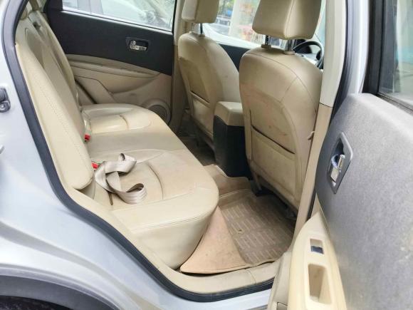 [成都·川A] 二手日产逍客2011款 2.0XV 雷 CVT 2WD