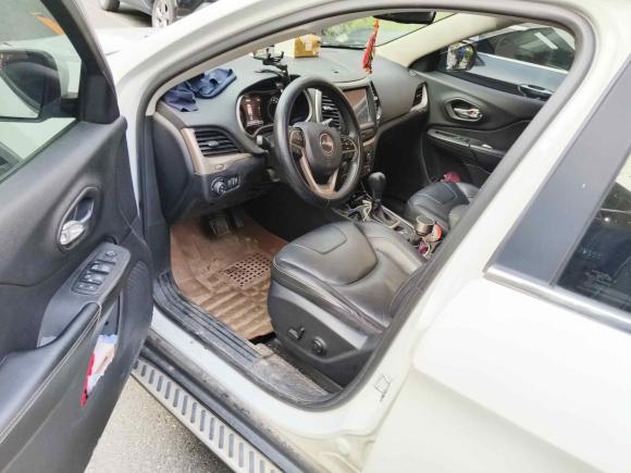 [南通·苏F] 二手Jeep自由光2017款 2.0L 优越版