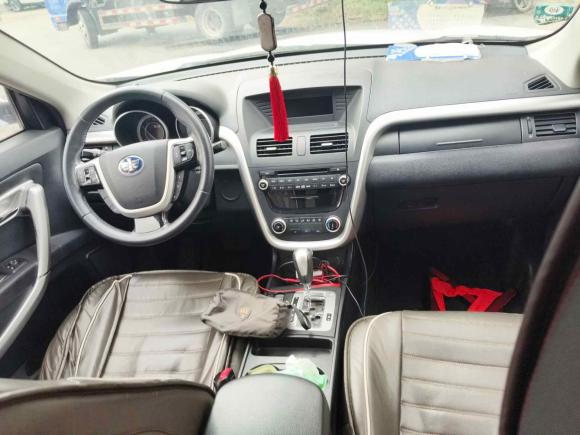 [上海·苏A] 二手奔腾奔腾X802013款 2.0L 自动舒适型