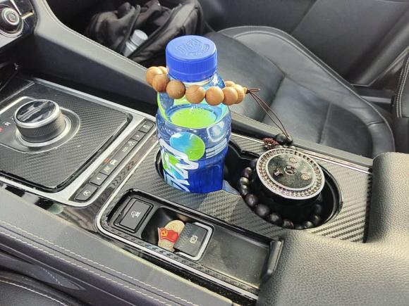 [广州·粤A] 二手捷豹捷豹F-PACE2016款 2.0T 两驱R-Sport运动版