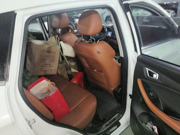 [上海·皖B] 二手奇瑞瑞虎72016款 1.5T 手动耀臻版