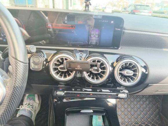 [南通·苏U] 二手奔驰奔驰A级2020款 改款 A 200 L 运动轿车时尚型