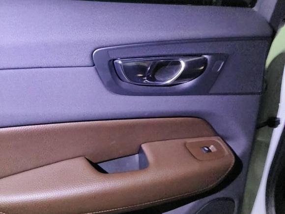 [上海·苏B] 二手沃尔沃沃尔沃XC602021款 T5 四驱智远豪华版