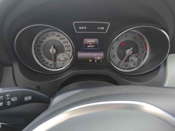 [上海·沪B] 二手奔驰奔驰GLA2015款 GLA 220 4MATIC 时尚型