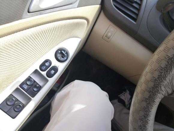 [温州·浙C] 二手现代瑞纳2011款 两厢 1.4L 自动时尚型GT