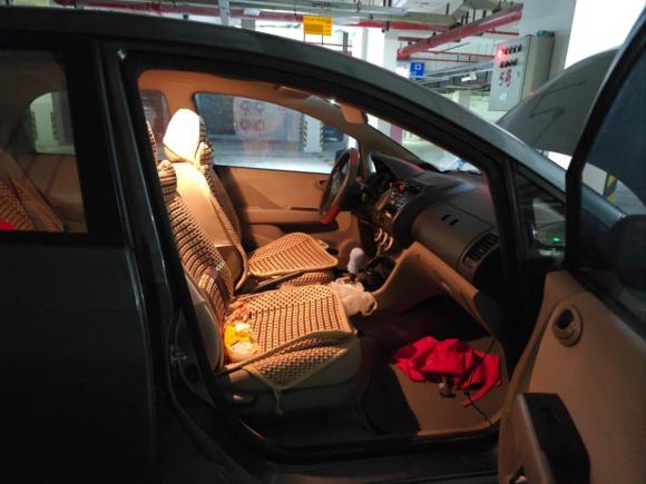 [上海·沪C] 二手理念理念S12012款 1.3L 自动舒适版