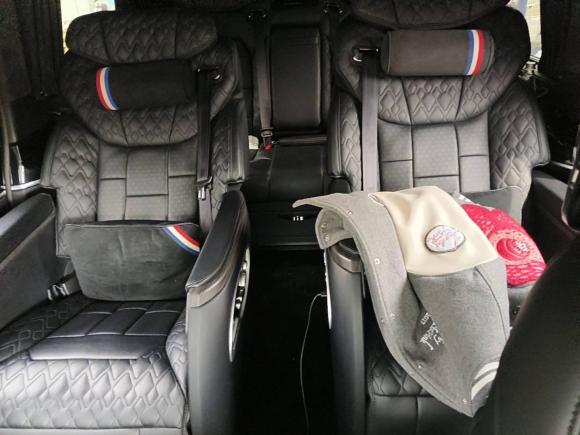 [上海·沪B] 二手奔驰奔驰V级2018款 V 260 L 尊贵加长版 国V