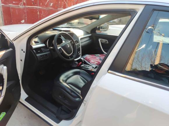 [青岛·黑B] 二手奔腾奔腾X802013款 2.0L 自动豪华型