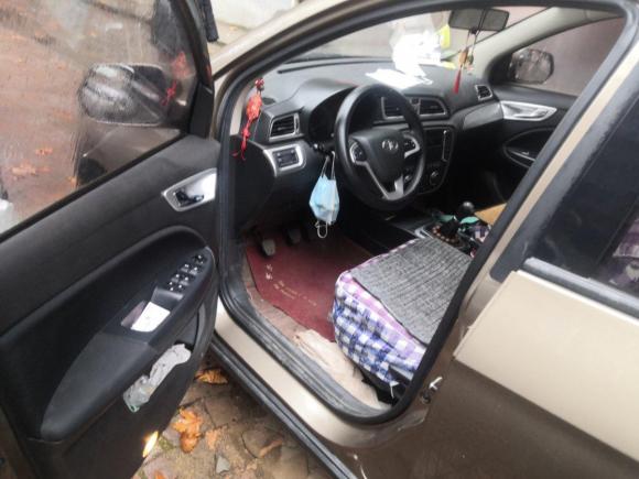 [西安·陕A] 二手一汽骏派D602015款 1.5L 手动标准型