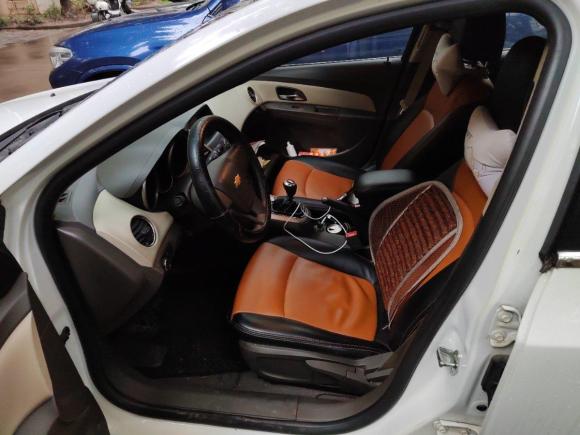 [上海·苏H] 二手雪佛兰科鲁兹2015款 1.5L 经典 SL MT