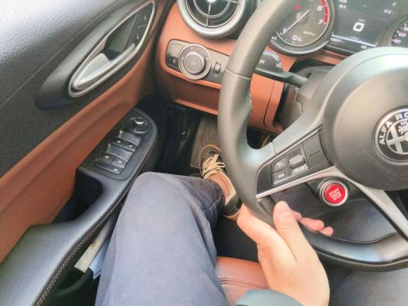 [杭州·浙A] 二手阿尔法·罗密欧Giulia朱丽叶2017款 2.0T 200HP 豪华版