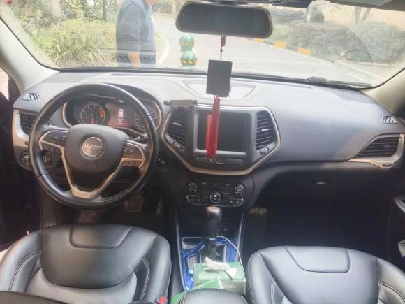 [武汉·鄂A] 二手Jeep自由光2016款 2.0L 优越版