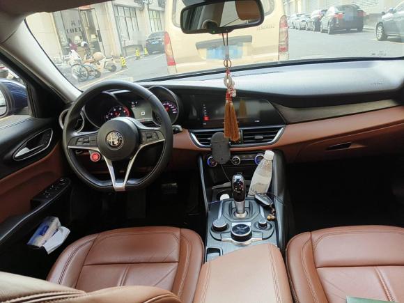 [杭州·浙A] 二手阿尔法·罗密欧Giulia朱丽叶2017款 2.0T 200HP 豪华版