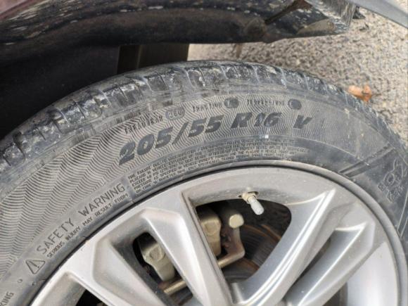 [苏州·苏E] 二手吉利汽车帝豪2017款 三厢百万款 1.5L CVT向上版