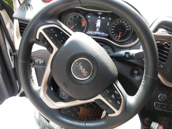 [上海·沪B] 二手Jeep自由光2017款 2.0L 优越版